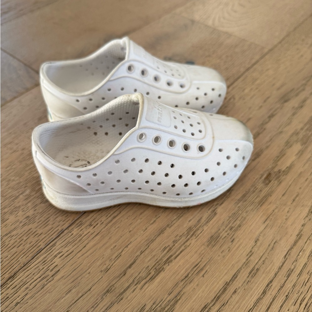 Native Slip On Shoe White Size C7